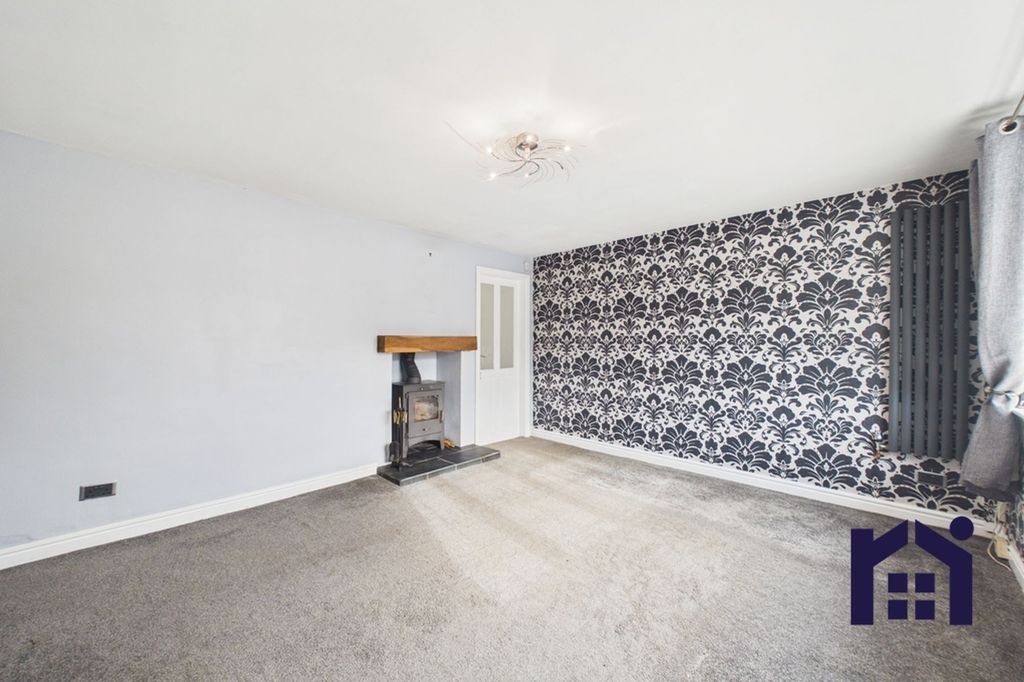 Property photo 2 of 20 Living Room