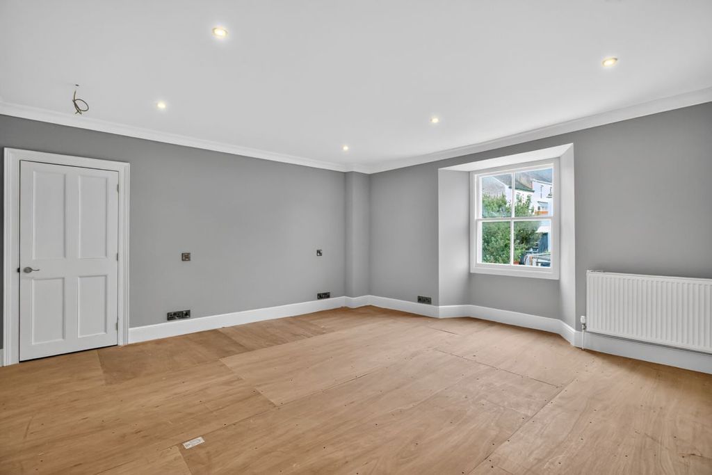 Property photo 3 of 10 Image 3