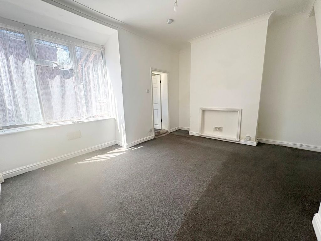 Property photo 3 of 7 Dining Room
