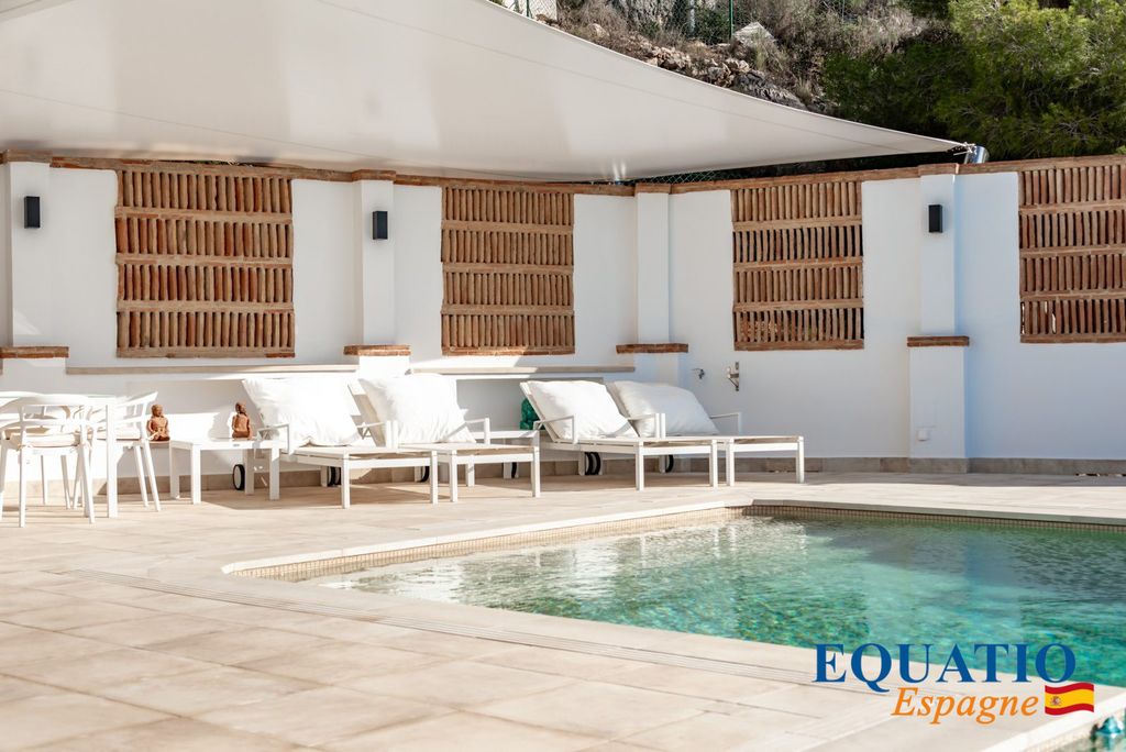 Property photo 1 of 31