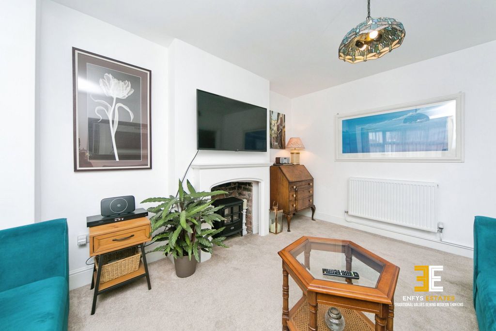 Property photo 3 of 31