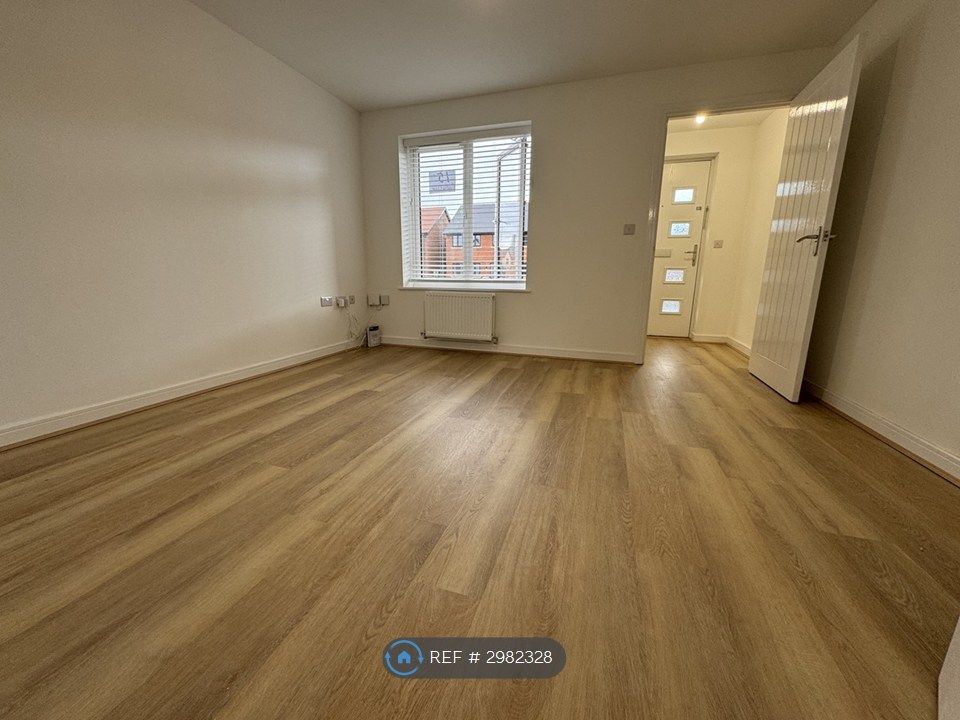 Property photo 3 of 13 Living Room