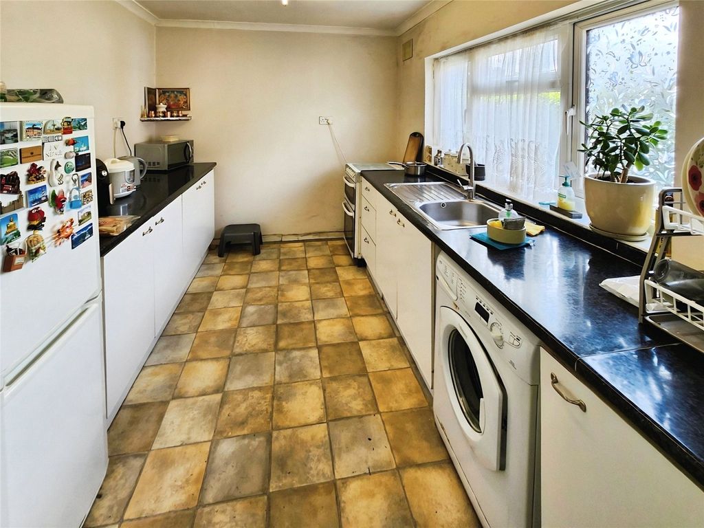 Property photo 3 of 11 Kitchen/Diner