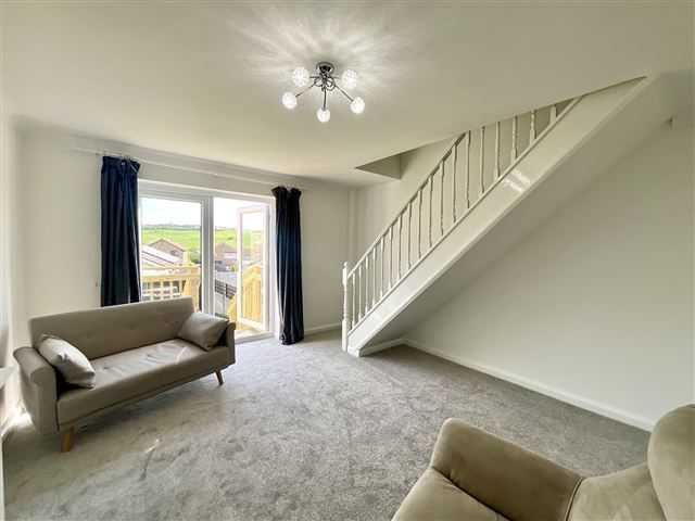 Property photo 3 of 15 Lounge