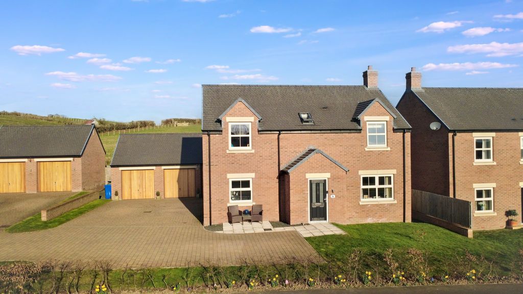 Property photo 1 of 19 Exterior