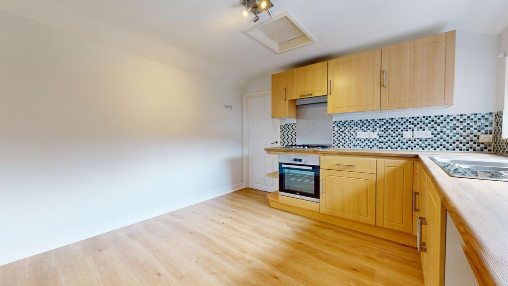 Property photo 2 of 18 4361914