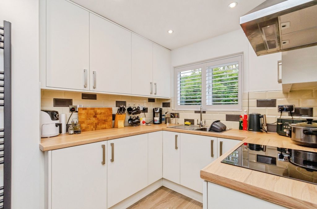 Property photo 3 of 17 Photo