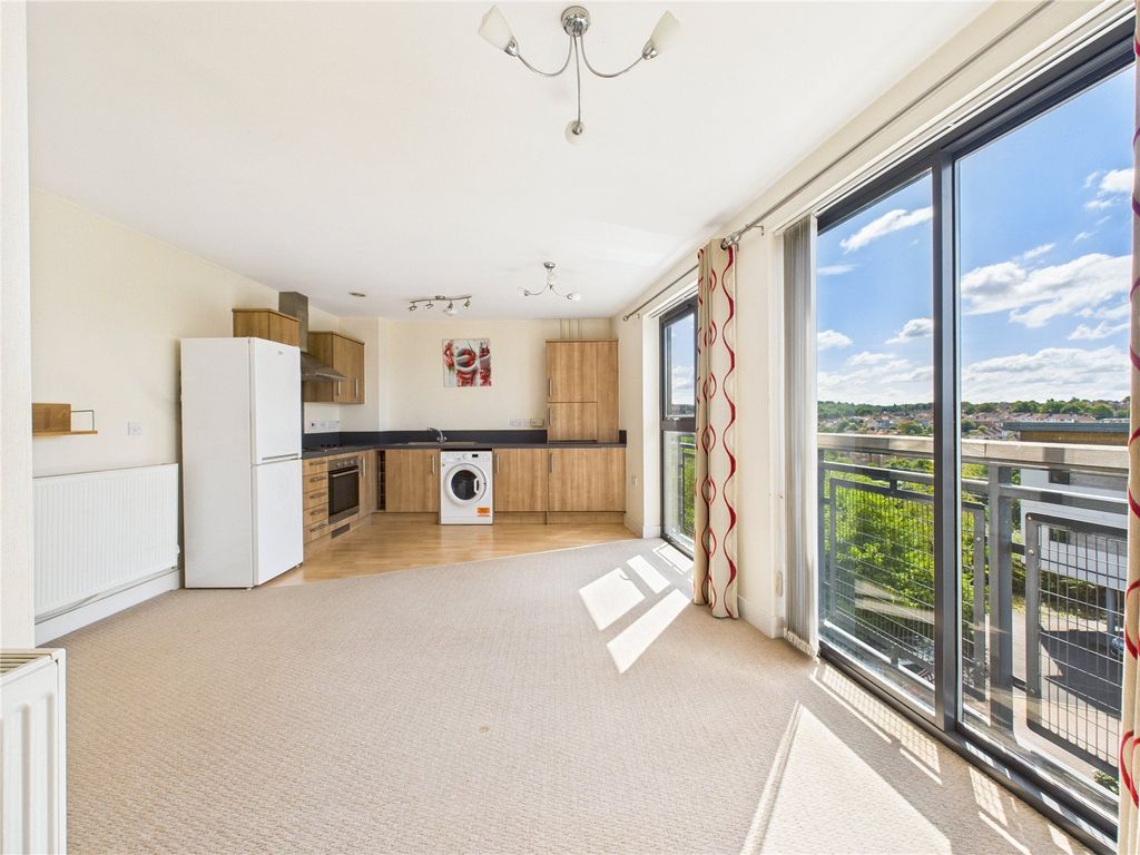 Property photo 2 of 11 Picture No. 17