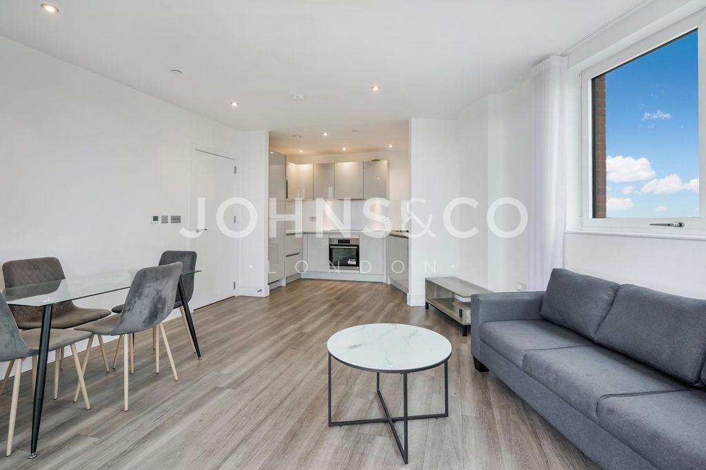 Property photo 3 of 8