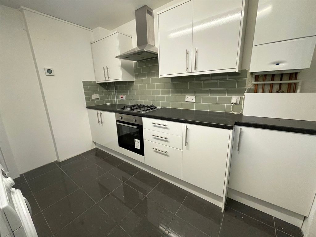 Property photo 3 of 11 Picture No. 06