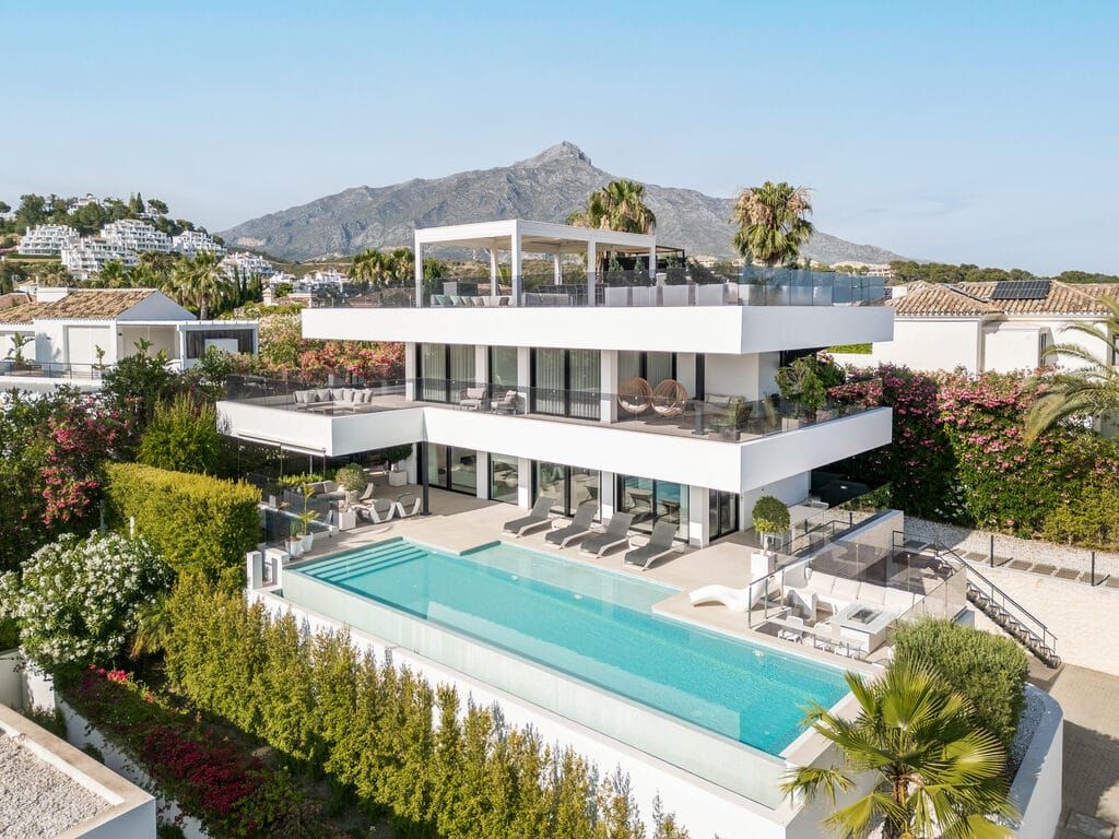 Property photo 1 of 30 Marbella Villa Esmarv406 1