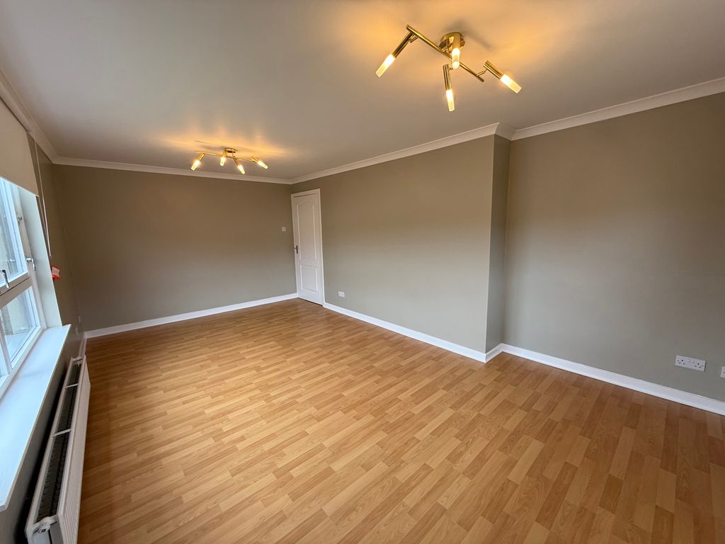 Property photo 3 of 10 3