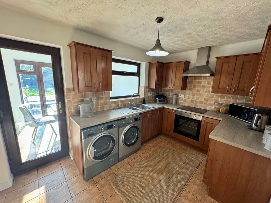 Property photo 2 of 13 Image