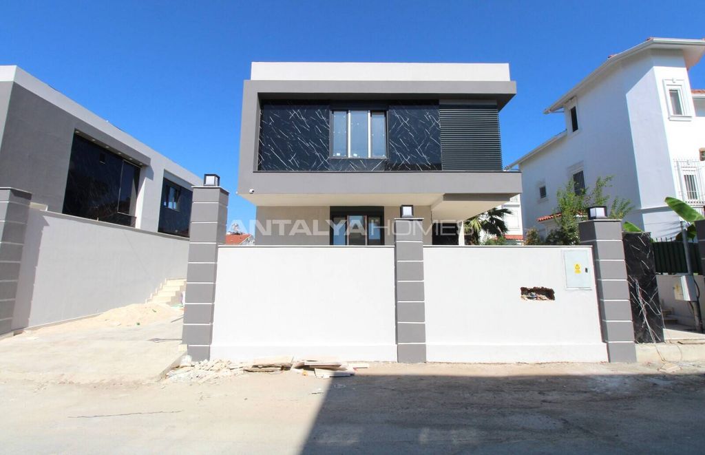 Property photo 2 of 57