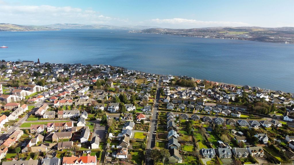 Property photo 1 of 31