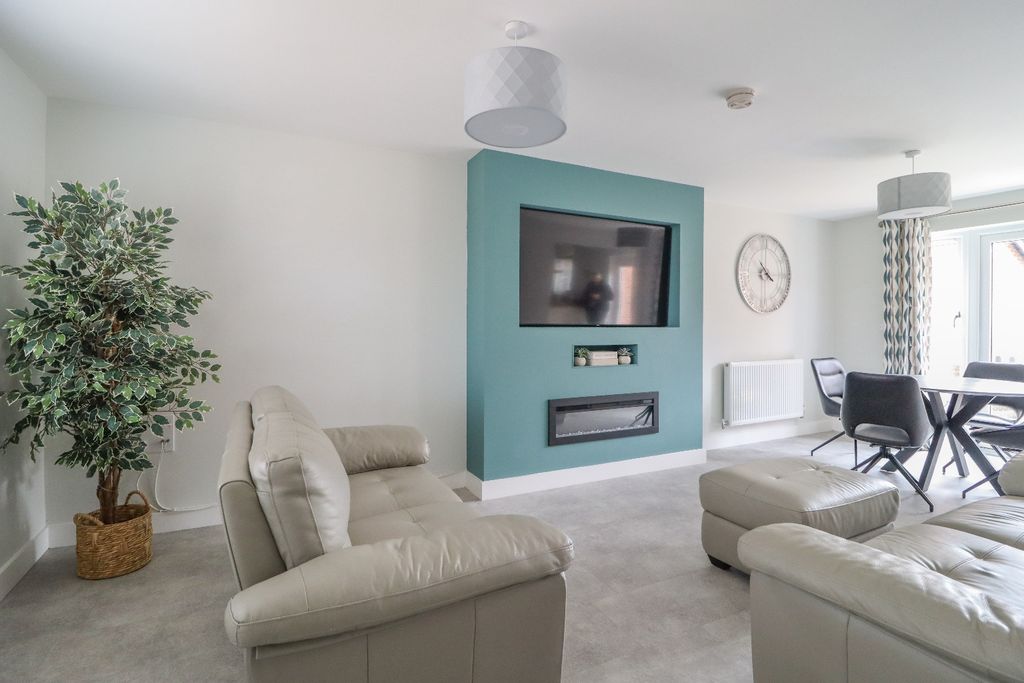 Property photo 2 of 24 4984534