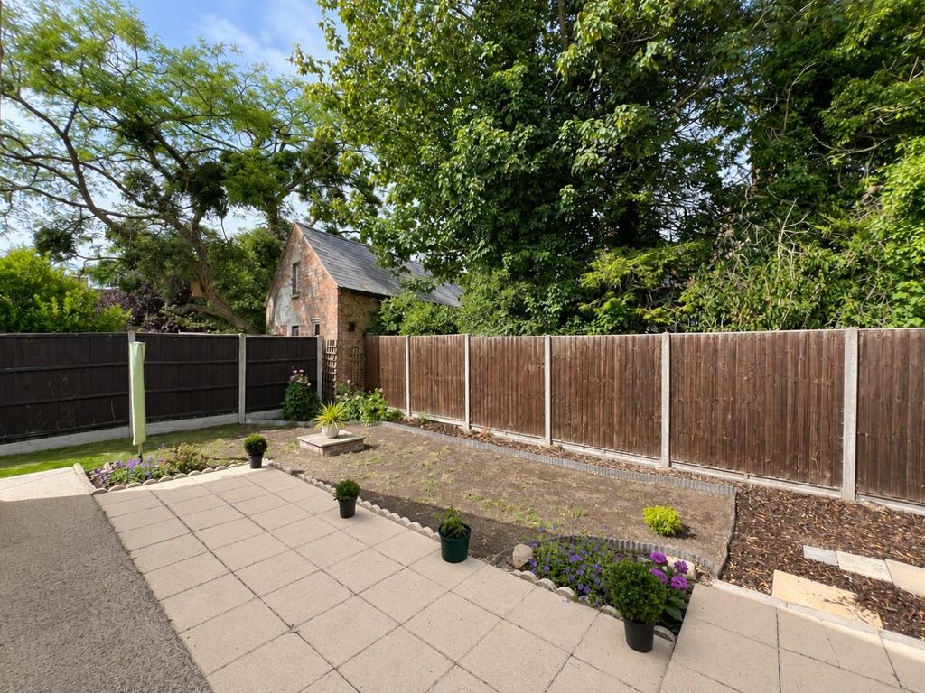 Property photo 2 of 19 Poplars Park - Garden 5.Jpg