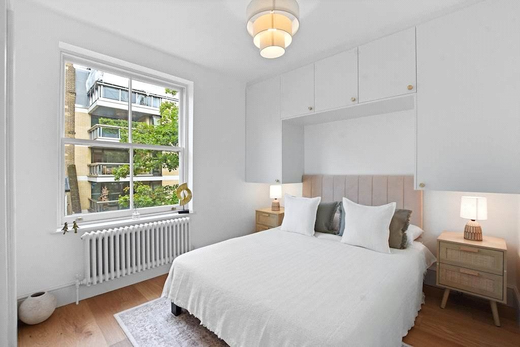 Property photo 2 of 10 Bedroom