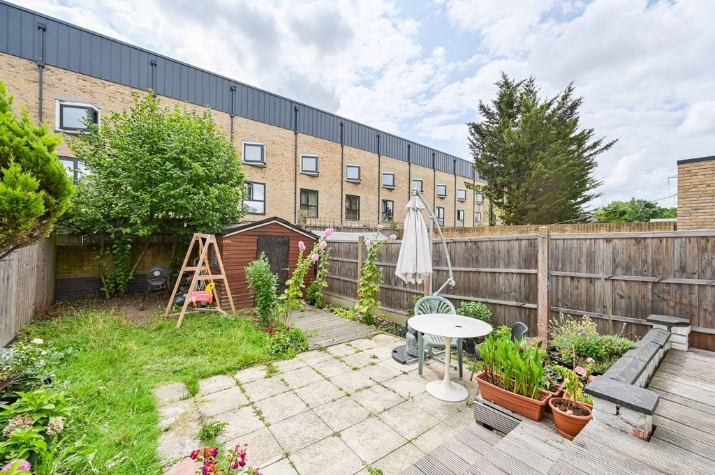 Property photo 2 of 21