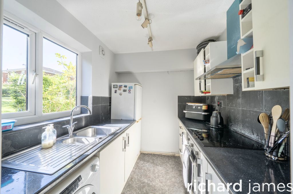 Property photo 3 of 12 296Cb487B74240Ec95647c4d6Bd34Eda