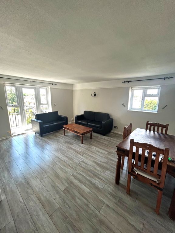 Property photo 3 of 15 Living Room