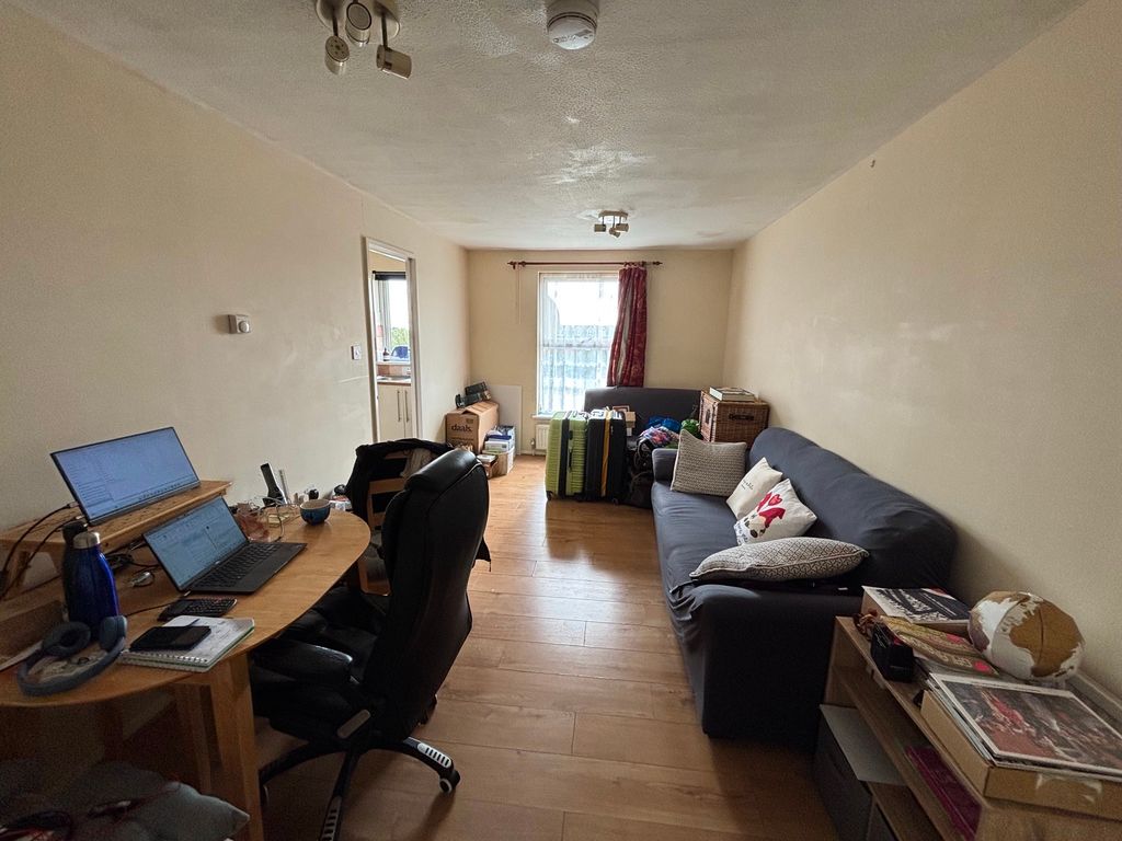 Property photo 3 of 8