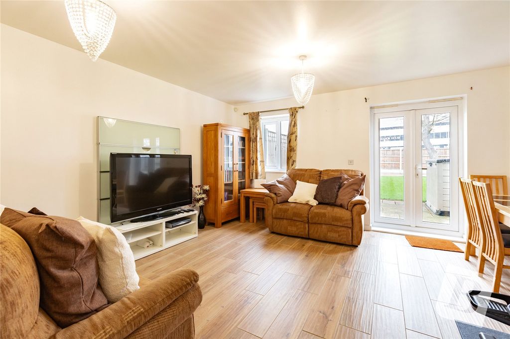 Property photo 3 of 15 Living Room