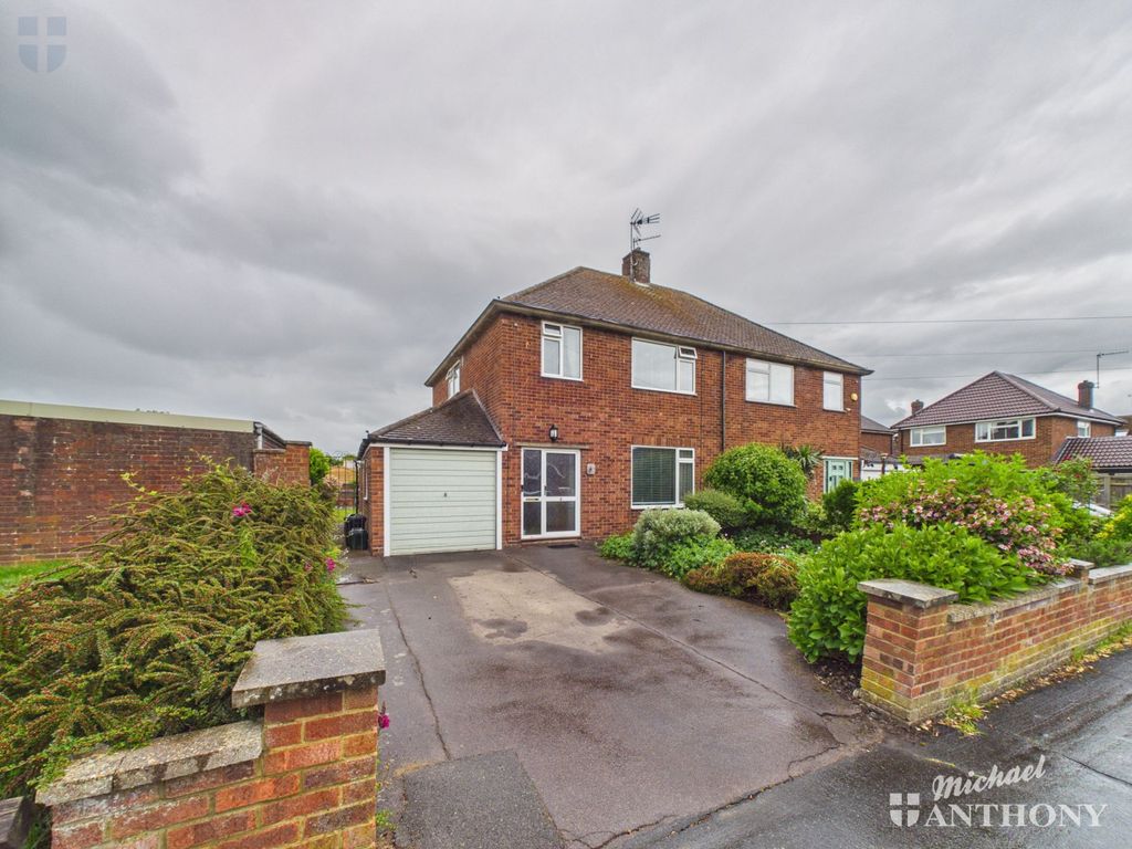Property photo 1 of 14 Cam03218G0-Pr1025-Still015
