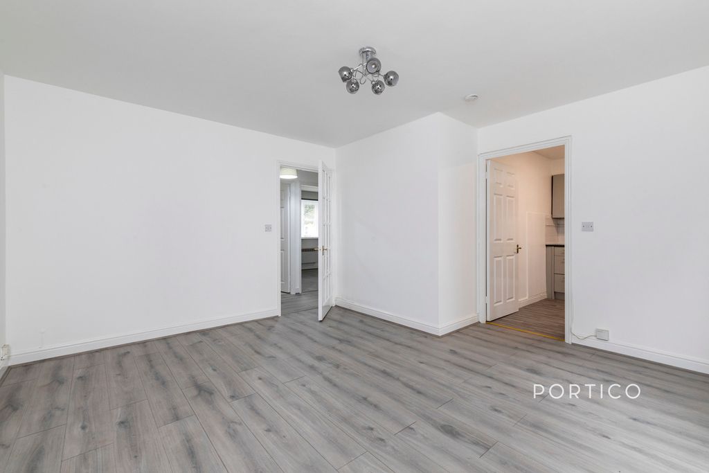 Property photo 2 of 10 Pbox-Img.Jpg