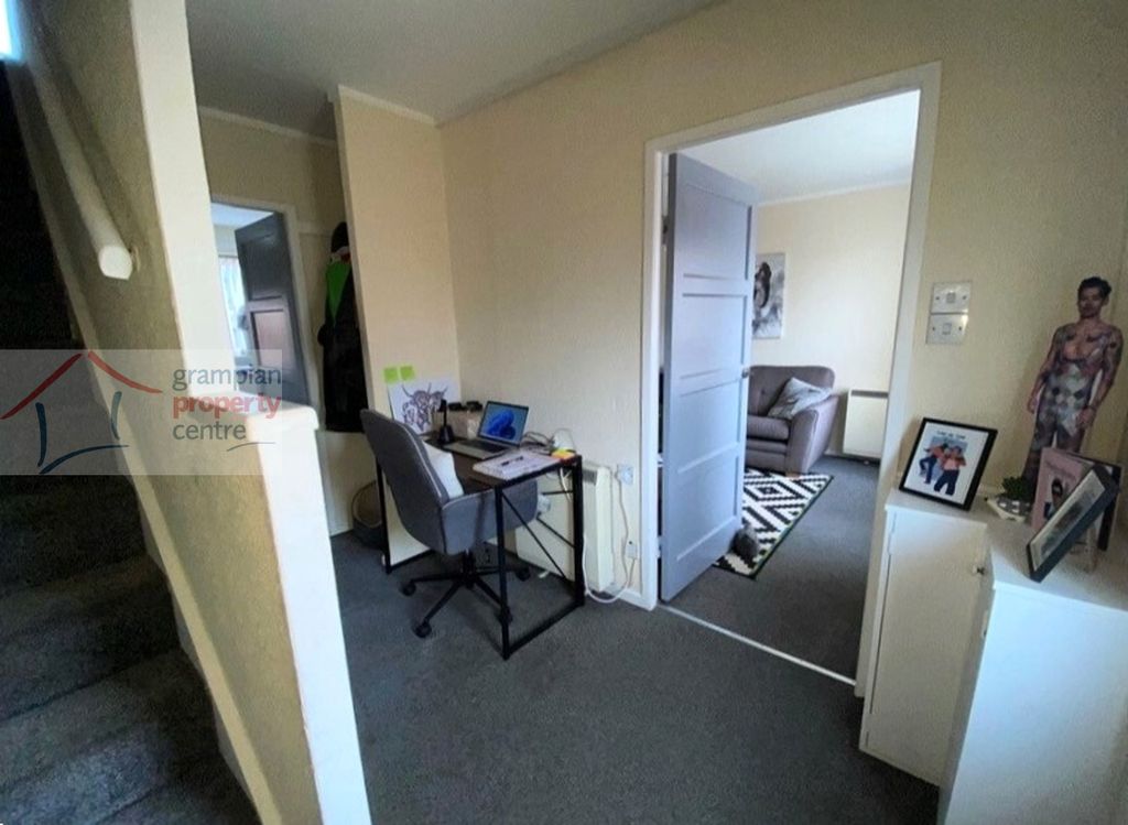 Property photo 2 of 19 6