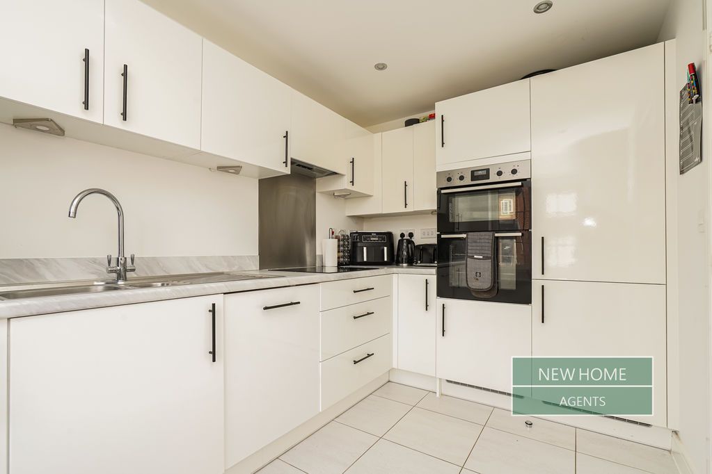 Property photo 3 of 19 Photo 11