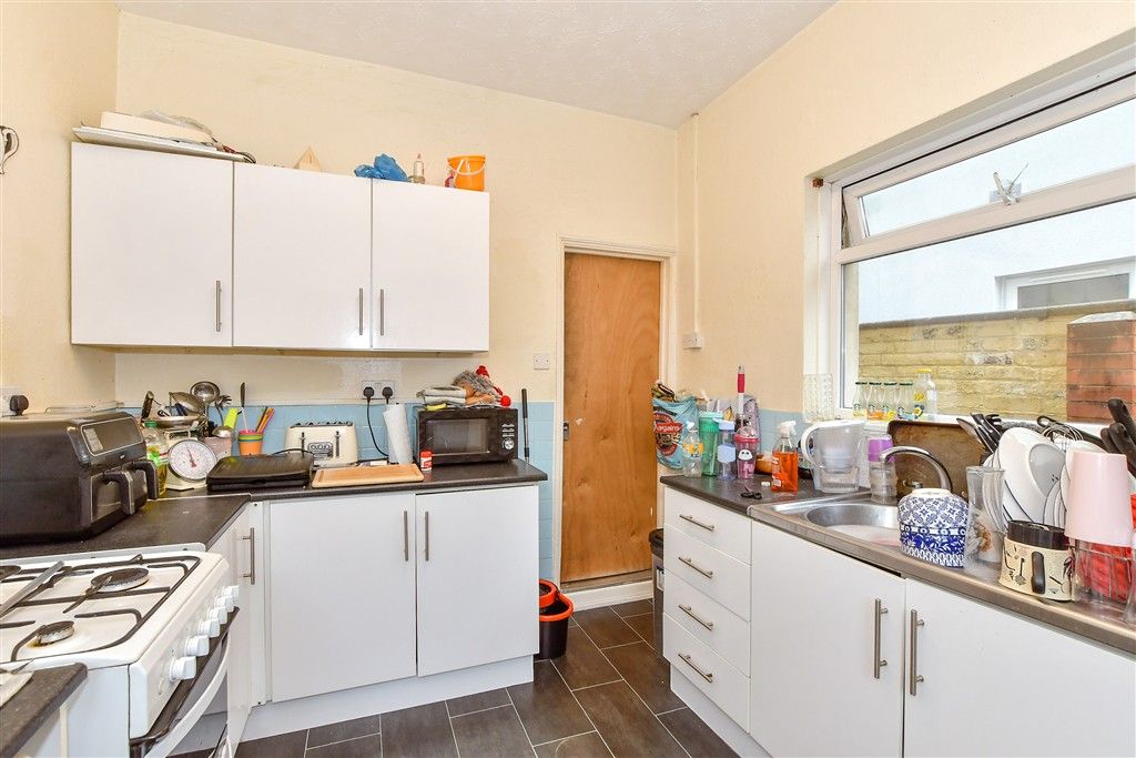 Property photo 3 of 12 Kitchen