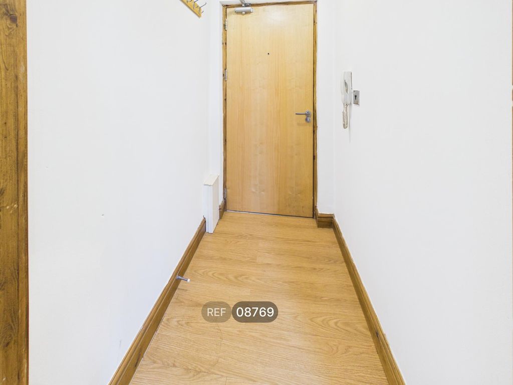 Property photo 3 of 4 Hallway