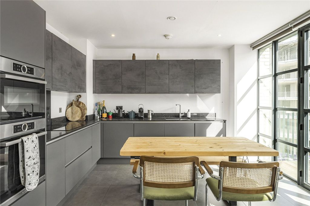 Property photo 2 of 18 Open Plan Living