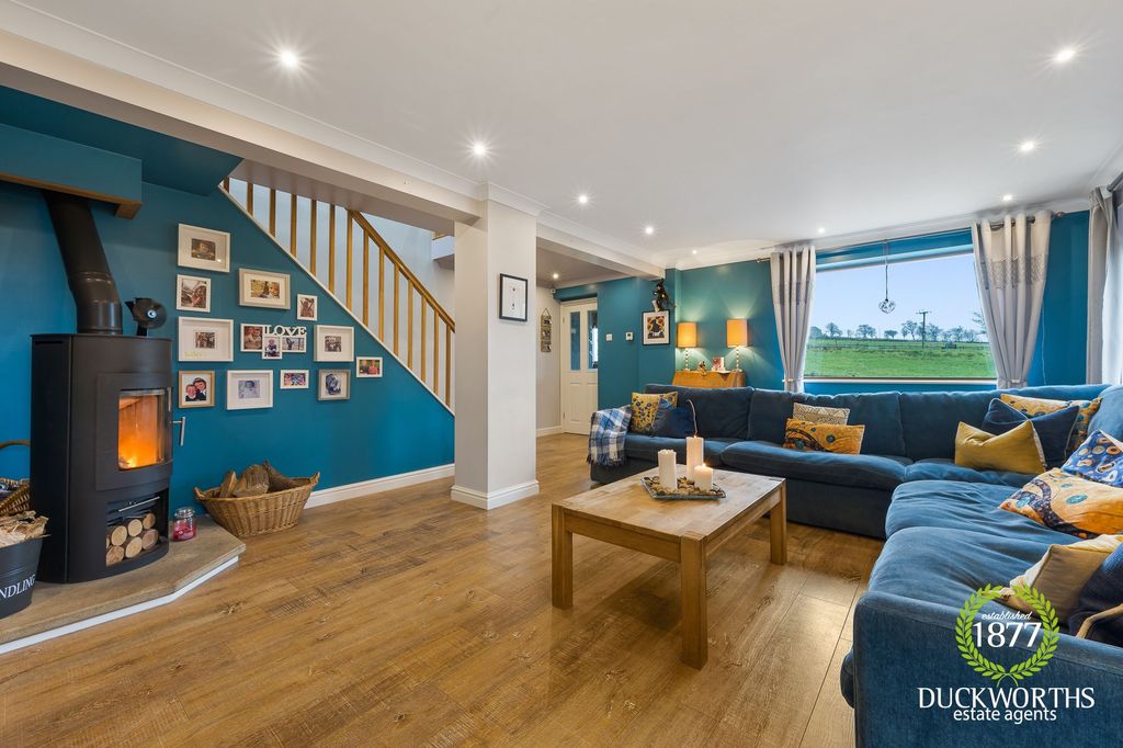 Property photo 2 of 49