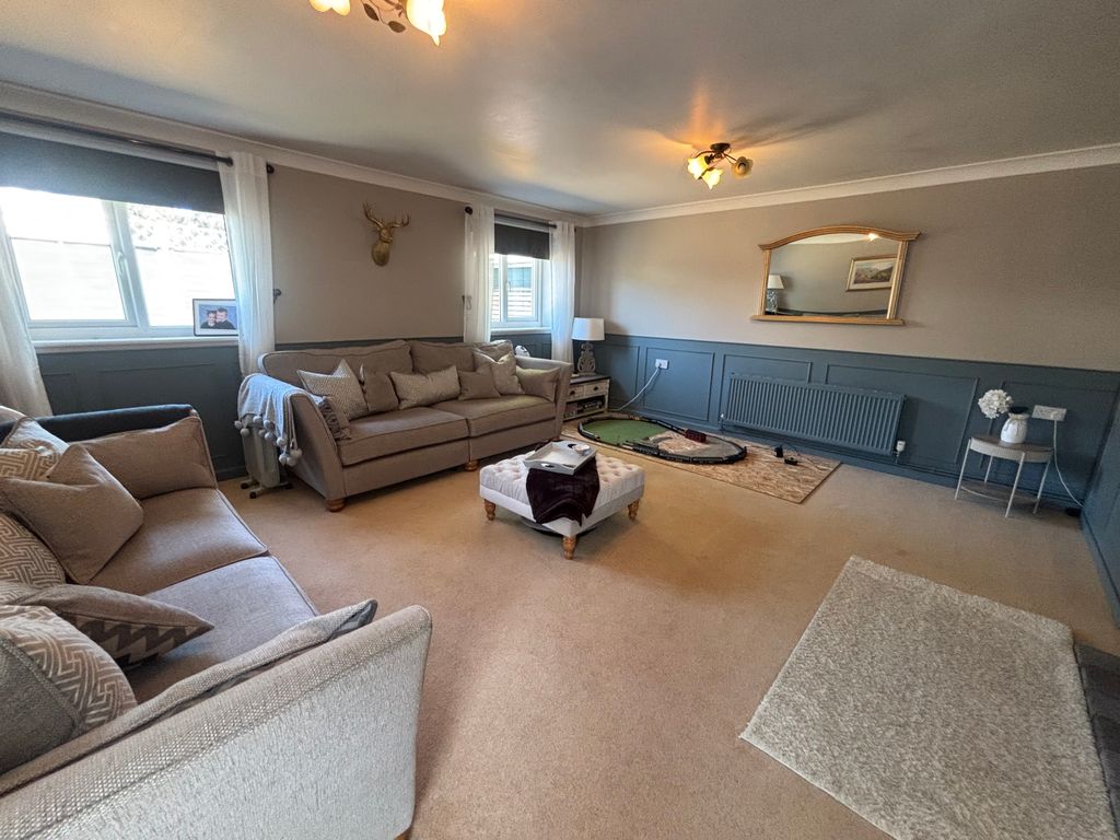 Property photo 3 of 17 Image