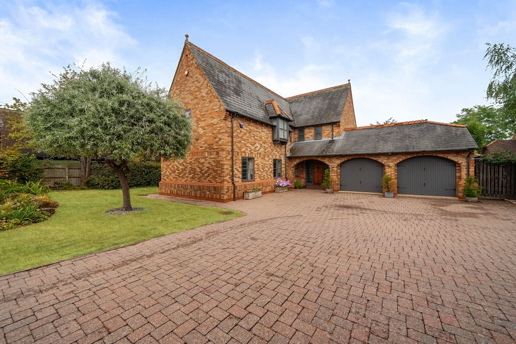 Property photo 1 of 29