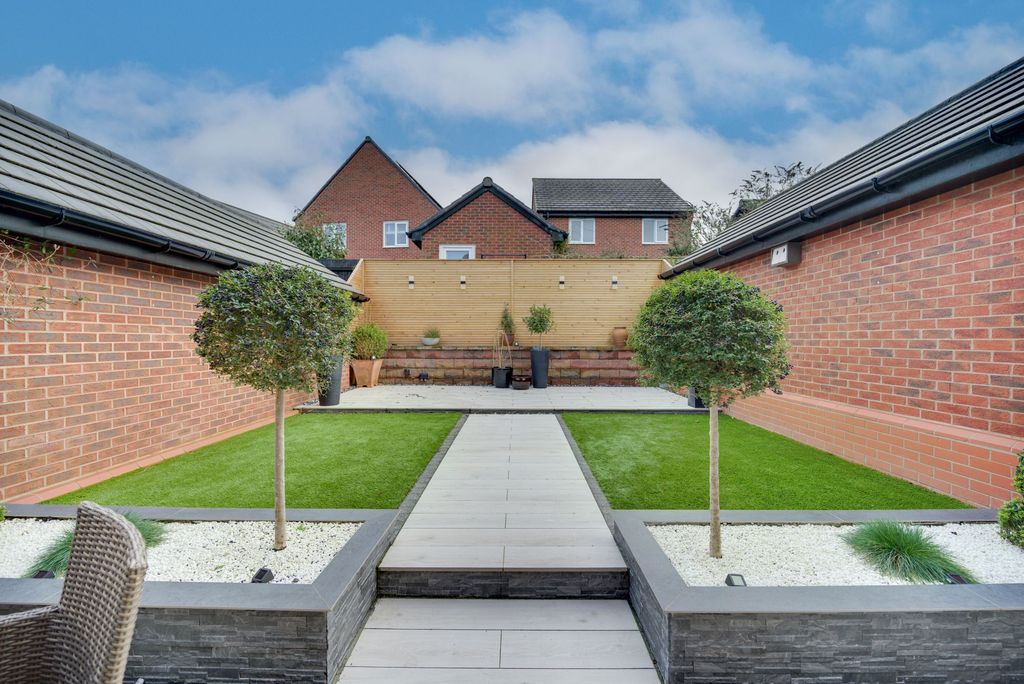 Property photo 3 of 25