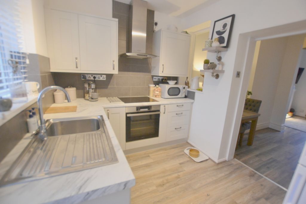 Property photo 2 of 31