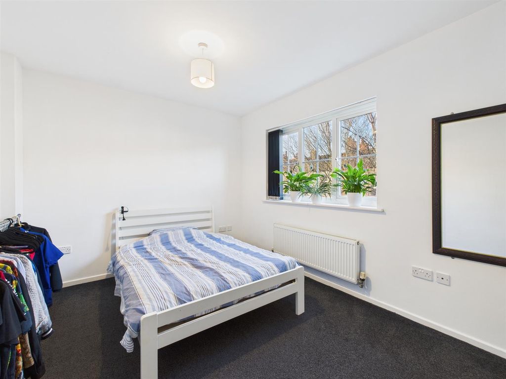 Property photo 3 of 12 Cam03844G0-Pr0350-Still007.Jpg