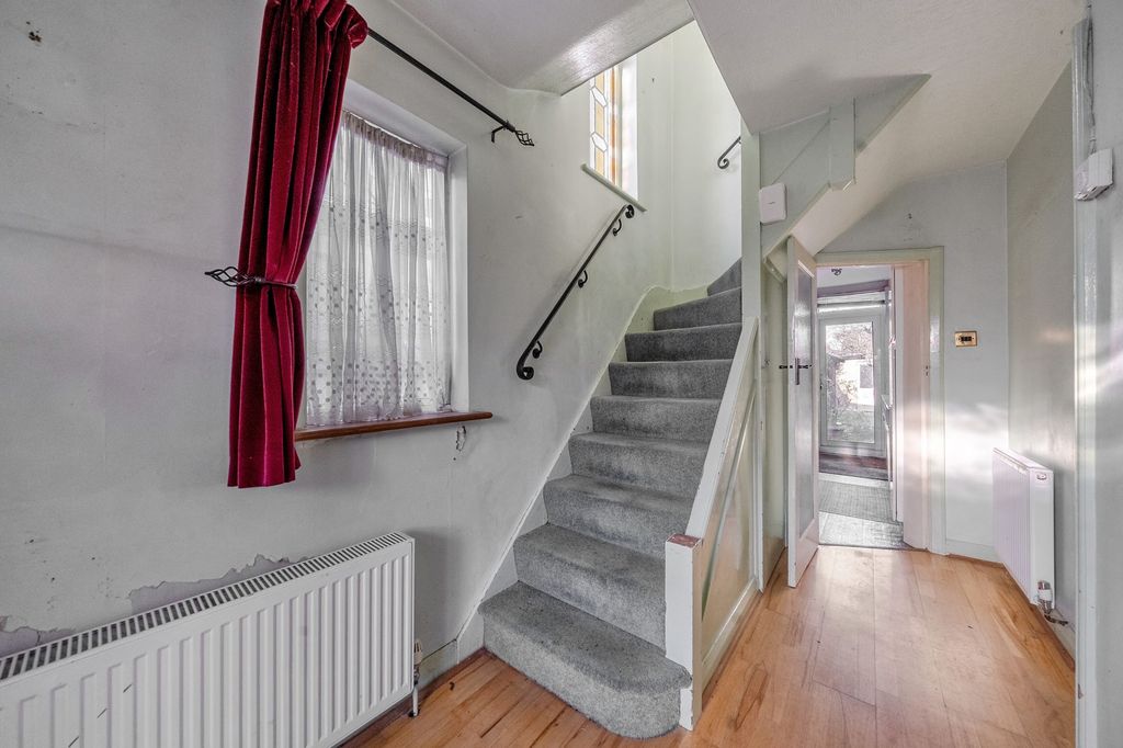 Property photo 3 of 23