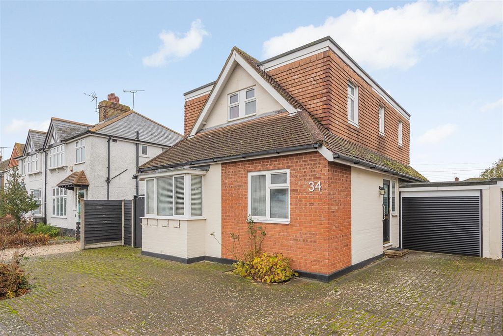 Property photo 1 of 16 Manor Road, Tankerton, Whitstable