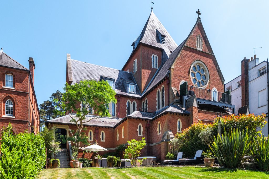 Property photo 1 of 39