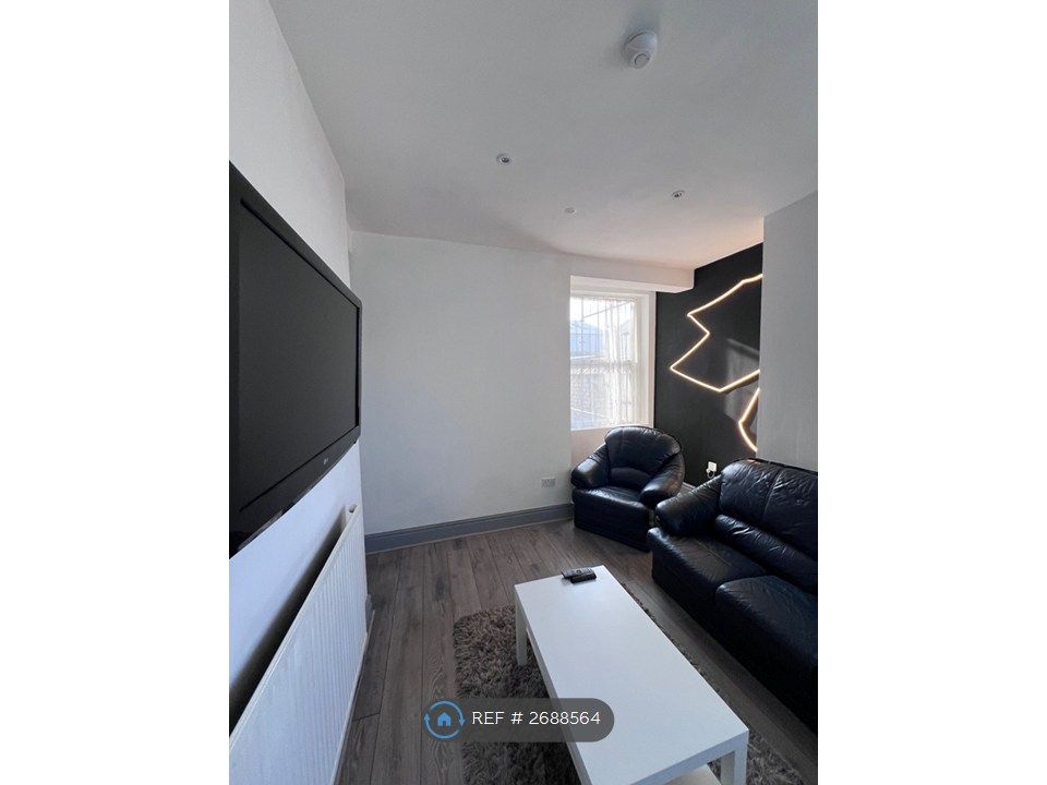 Property photo 3 of 9