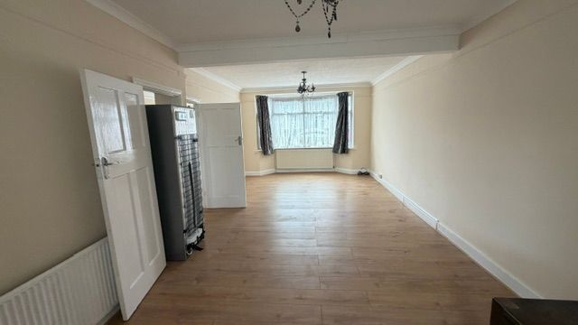 Property photo 2 of 16 Photo 9