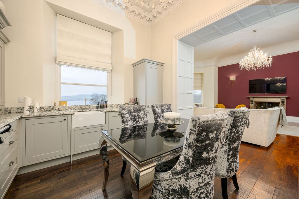 Property photo 3 of 30 Kitchen