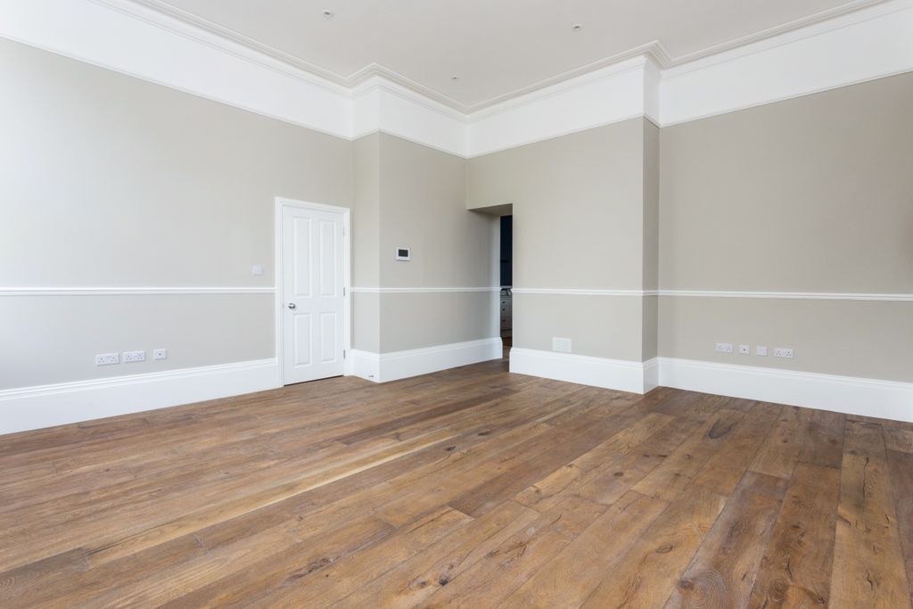 Property photo 3 of 10 F8 One Lypiatt Fp...