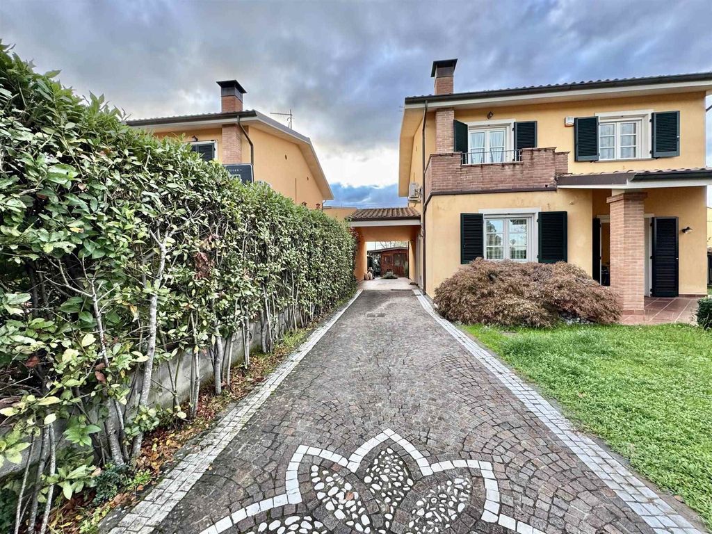 Property photo 2 of 30