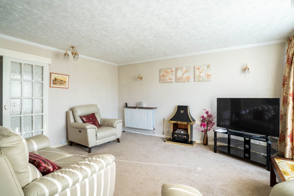 Property photo 3 of 18 4348315