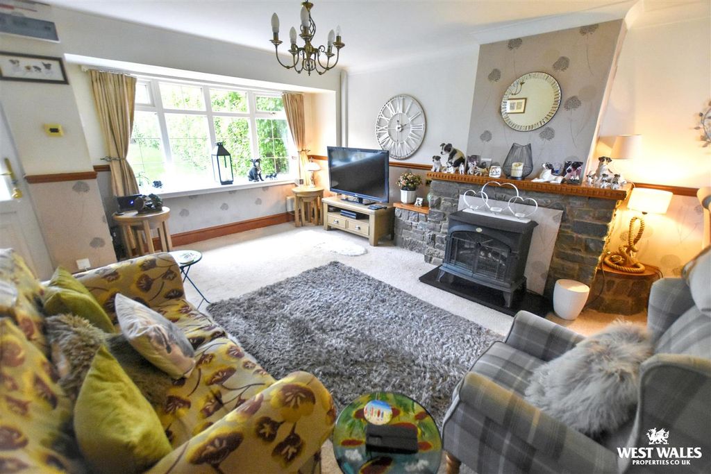 Property photo 2 of 20 7 (2).Jpg